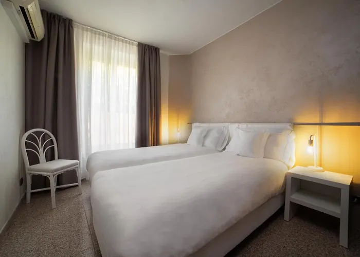 Elisa & 3* Bordighera